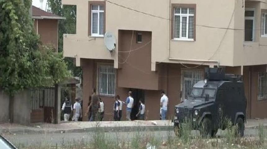 Sultanbeyli'de Inceleme S&uuml;r&uuml;yor