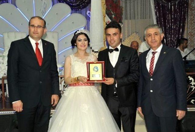 Şehit Çocuğun Nikah Şahitliğini Vali Ve Tugay Komutanı Yaptı