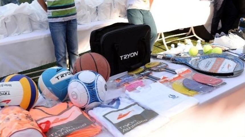 Bağcılar Belediyesi&rsquo;nden Amat&ouml;r Spor Kul&uuml;plerine Yardım