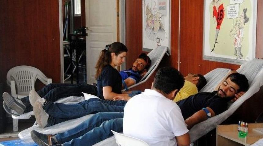 Siverek&rsquo;te Kan Bağışı Standı Kuruldu