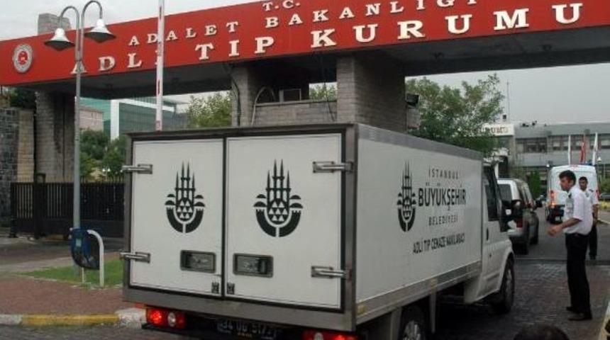 Sultanbeyli&rsquo;De &Ouml;ld&uuml;r&uuml;len 2 Kişinin Cenazesi Adli Tıp Kurumu&rsquo;Na Getirildi