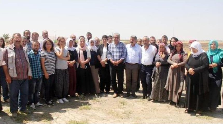 Suriye Sınırında Cenaze Bekleyişi