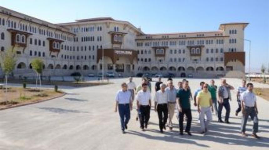 Batman Valisi Eğitim Yatırımlarını İnceledi