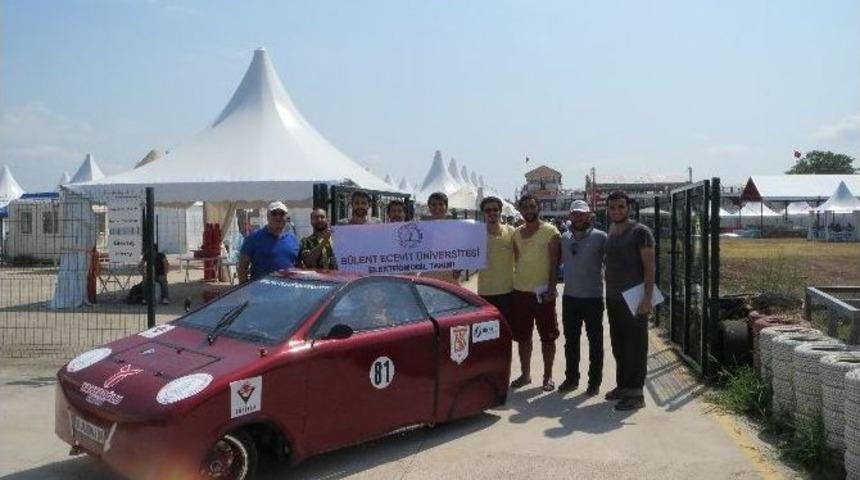 Elektrik İle &Ccedil;alışan Otomobile B&uuml;y&uuml;k Onur