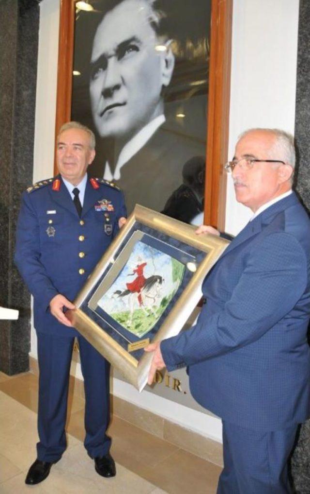 Hava Kuvvetleri Komutalığı'na Atanan Orgeneral Ünal'dan Vali Tuna'ya Veda Ziyareti