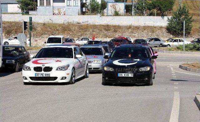 Korna &Ccedil;alarak Ter&ouml;r&uuml; Protesto Ettiler 1