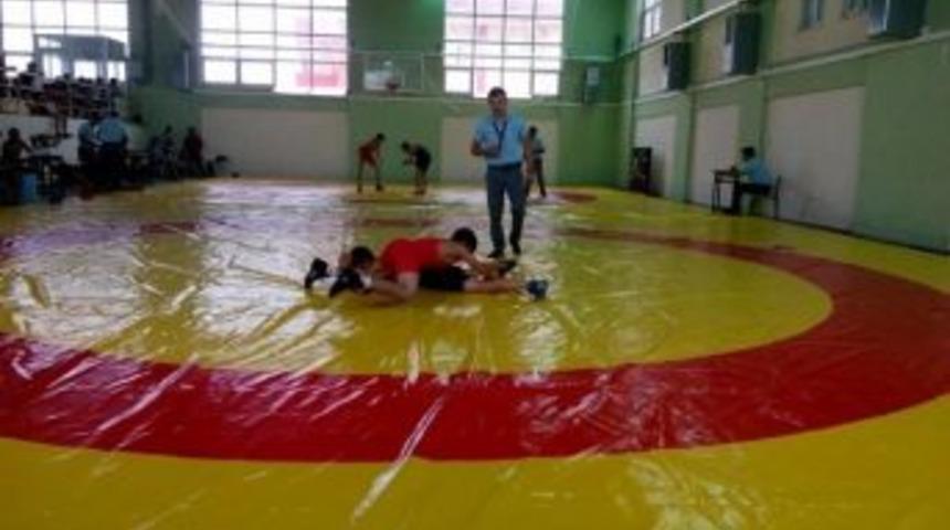 Minik G&uuml;reş&ccedil;iler Milli Mayo İ&ccedil;in &Ccedil;alışıyor