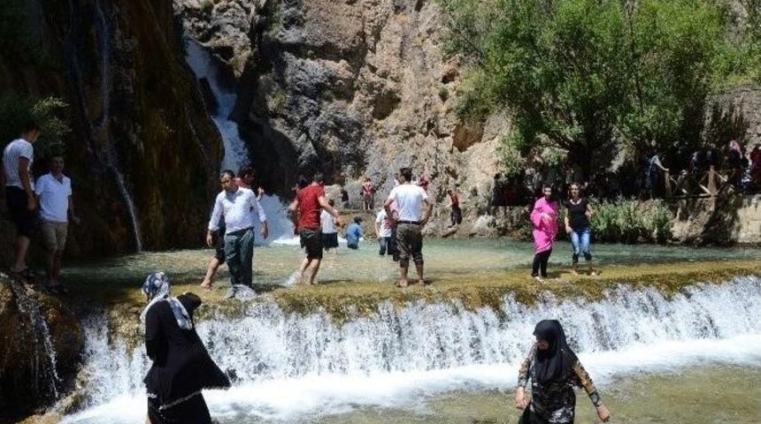 G&uuml;npınar Şelalesi&rsquo;ne İlgi B&uuml;y&uuml;k