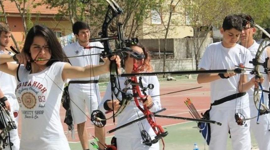 Karaman&rsquo;da Ok&ccedil;uların Antrenmanları Devam Ediyor