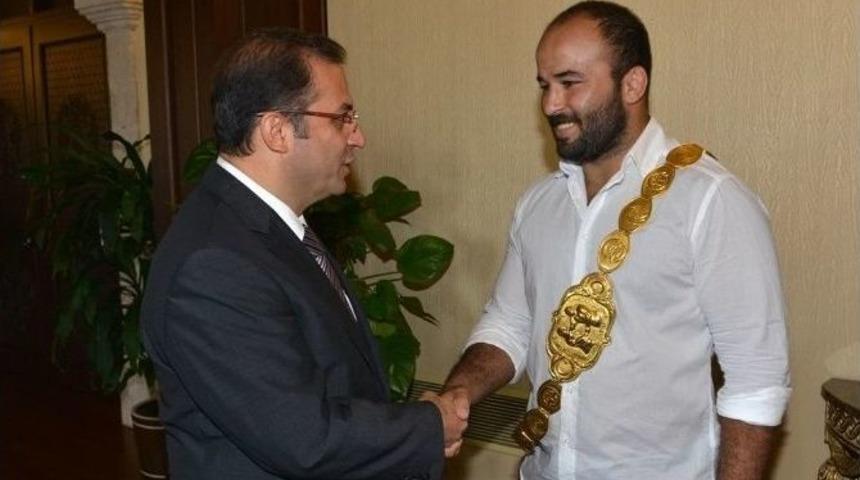 Başpehlivan Orhan Okulu Vali T&uuml;rker&rsquo;i Ziyaret Etti