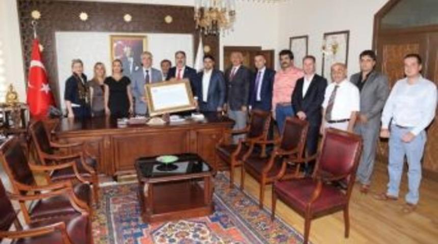 Ahi Evran Ocağı İşadamları Derneği&rsquo;nden Vali Ataklı&rsquo;ya Ziyaret