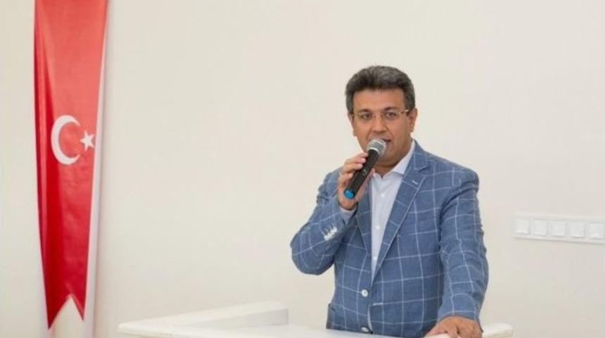 Hobi Bah&ccedil;esinin İlk Karpuzunu Birlikte Tattılar