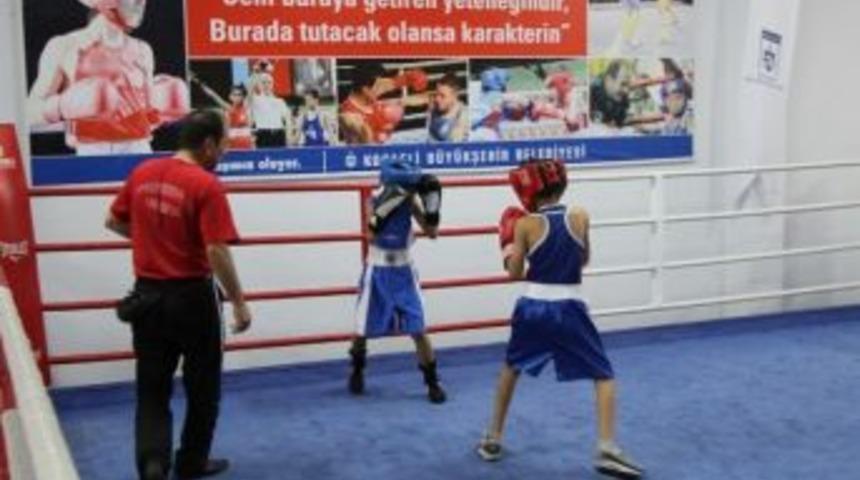 Minik Boks&ouml;rler Sekasem&rsquo;de &Ccedil;alıştı