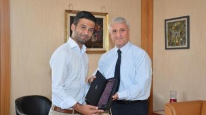 Bu Yılın Kpss Birincisi Anadolu &Uuml;niversitesi&rsquo;nden