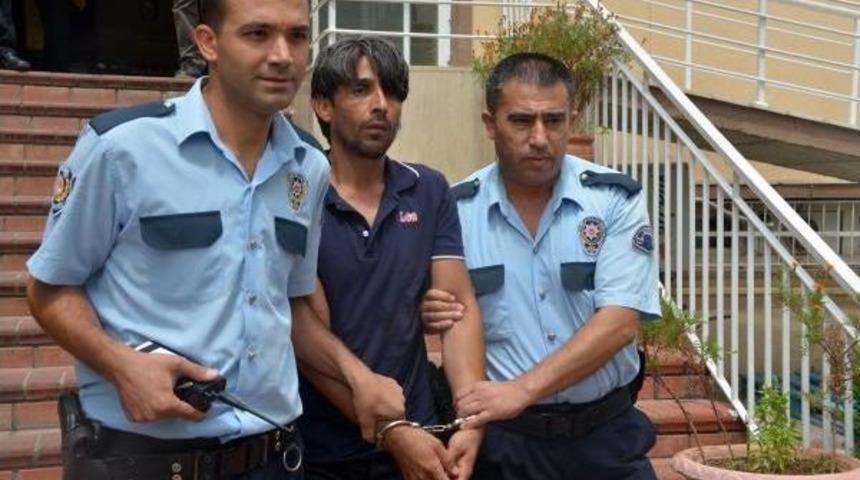 Dolandırıcıya Inanıp Akrabalarından Altın Ve Para Topladı