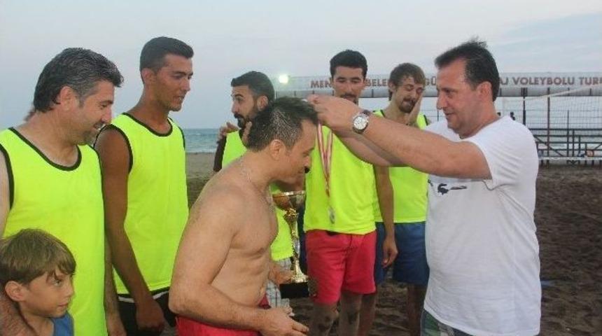 Plaj Voleybolu&rsquo;nda Şampiyon G&uuml;m&uuml;ld&uuml;r Oldu