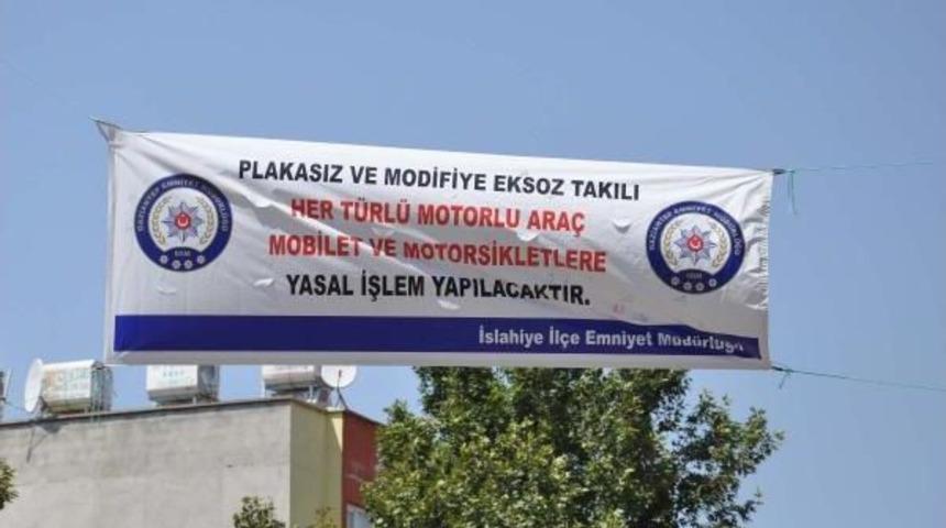 İslahiye'de Plakasız Motosikletlere El Konuldu