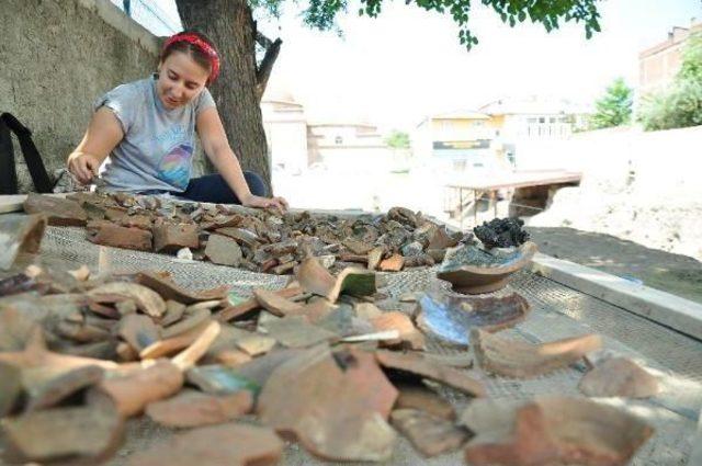 Secret Of İznik Tiles In Kilns