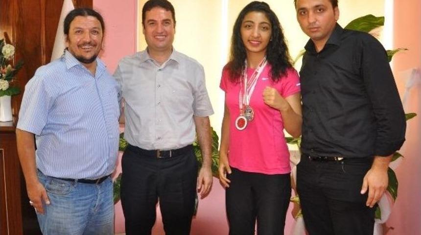 Elif Aybike Benli Kıck Boks Avrupa Şampiyonası’na Katılacak