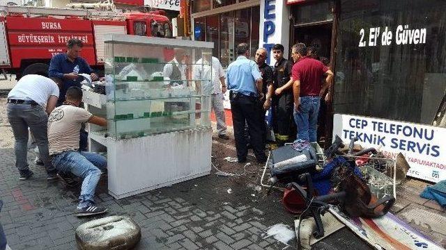 100 Bin Liralık Telefon Kül Oldu