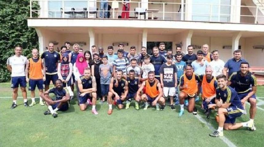 Fenerbah&ccedil;e 1 G&uuml;nl&uuml;k Iznin Ardından &Ccedil;alışmalarını S&uuml;rd&uuml;rd&uuml;