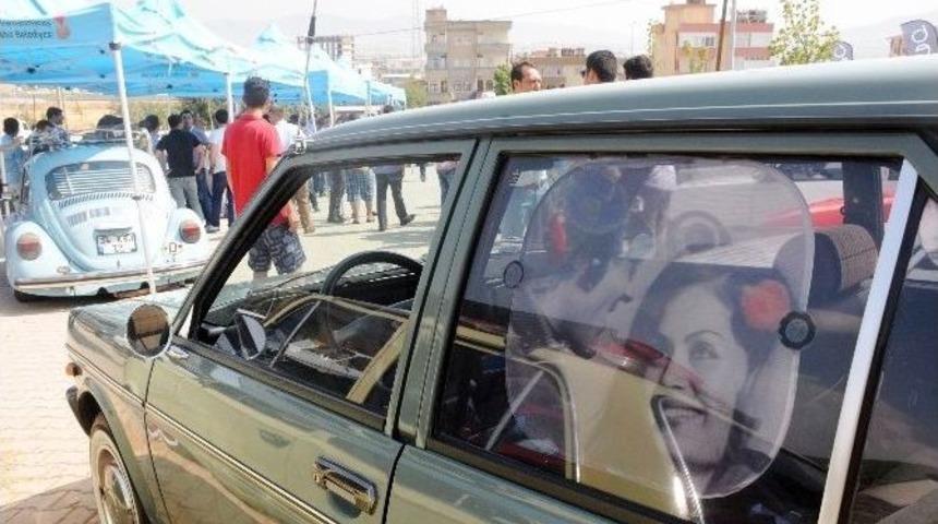 Klasik Ara&ccedil; Tutkunları Trafiğe &Ccedil;ıktı