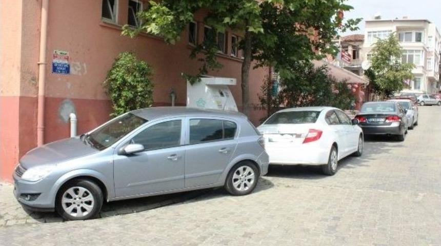 Sokak Hayvanlarına Hatalı Park Engeli