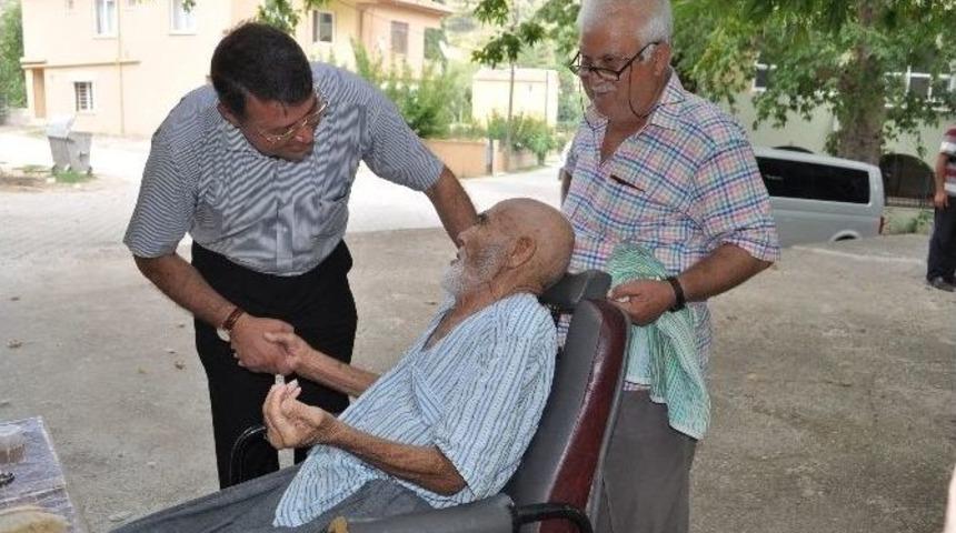 Başkan Turgut&rsquo;tan 105&rsquo;lik Mehmet Dede&rsquo;ye Ziyaret