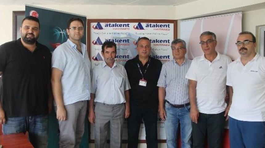 Yalova Belediyespor&rsquo;un Sağlık Sponsoru Atakent Hastanesi Oldu