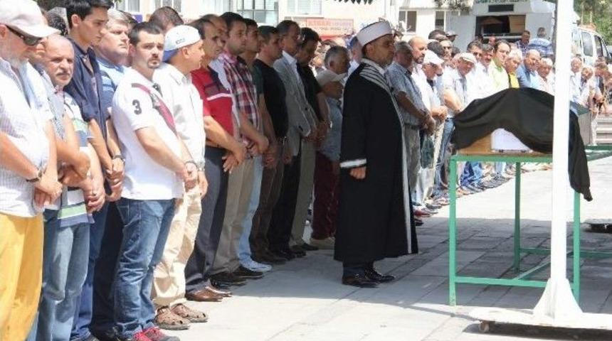 Almanya&rsquo;da Trafik Kazasında Hayatını Kaybeden Gen&ccedil; Kayseri&rsquo;de Toprağa Verildi