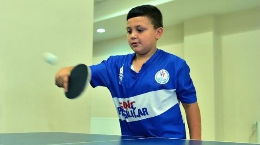 Beyoğlu Yaz Spor Okulları&rsquo;nda Masa Tenisine Yoğun İlgi