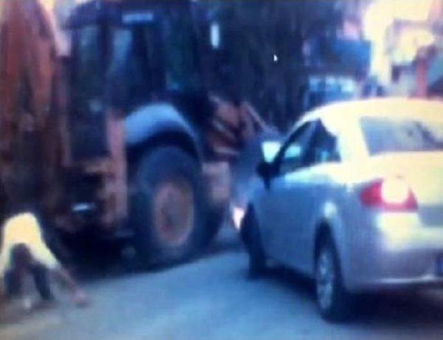 İş Makinesinden Ka&ccedil;arken Altında Kalıyordu 1