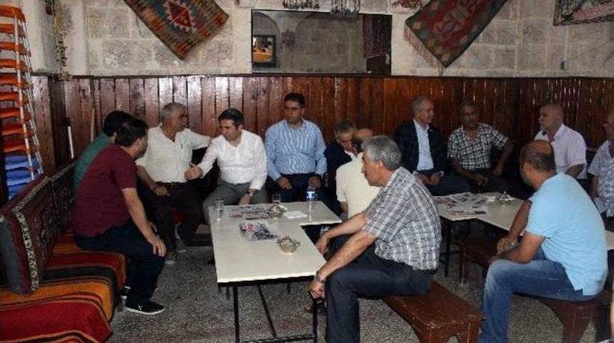 Ak Partili Siyaset&ccedil;iler Tarihi Pazarda Esnafla Bir Araya Geldi