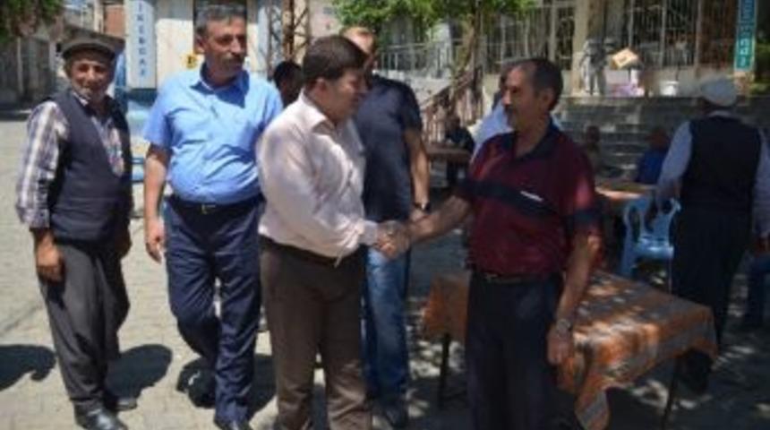 Ak Parti İl Başkanı Akar Esnafı Gezdi