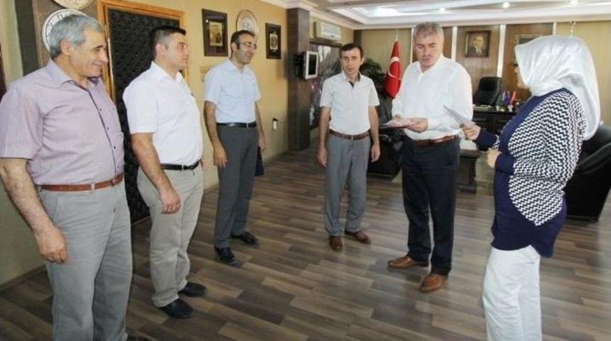 Atık Pil Toplama Kampanyasında Dereceye Giren Okullar &Ouml;d&uuml;llerini Aldı