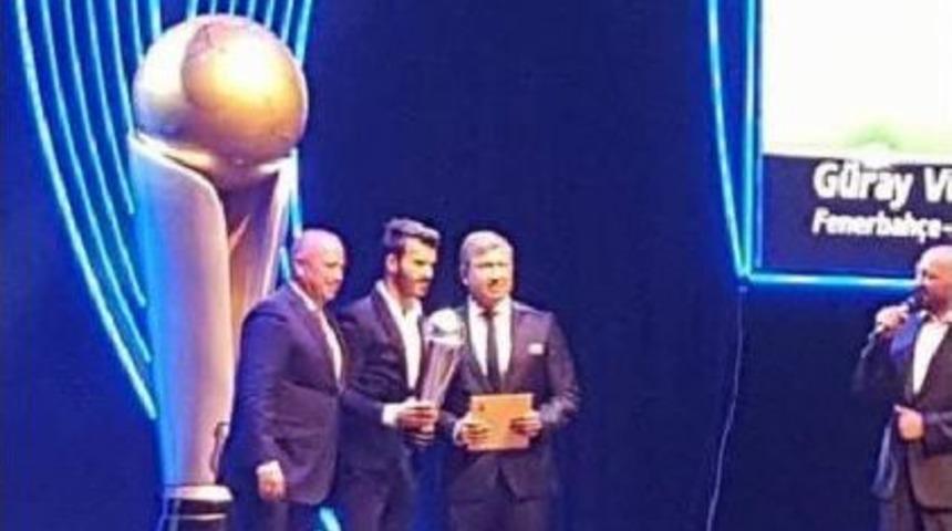 Akhisar Belediyespor'a &Ccedil;ifte Moral