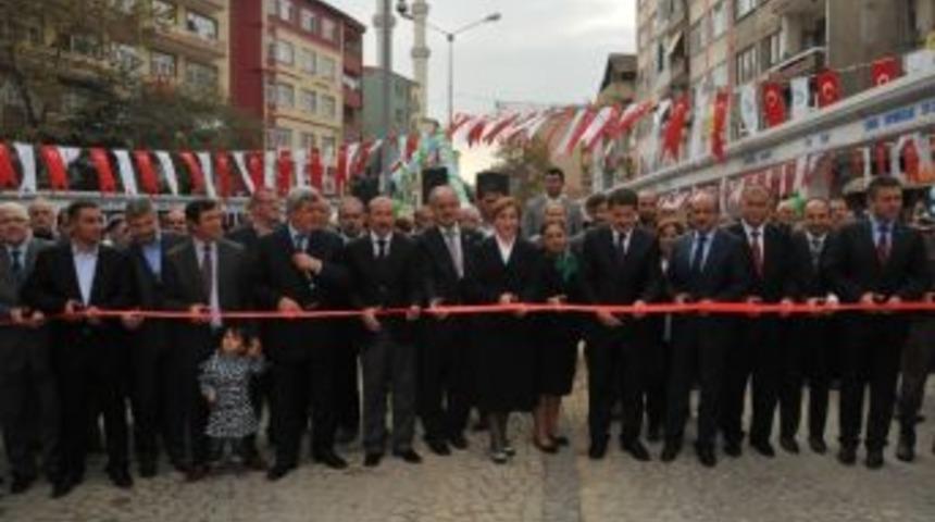 &Uuml;&ccedil;yol Meydan Projesi Esnafın Onayıyla Yapıldı