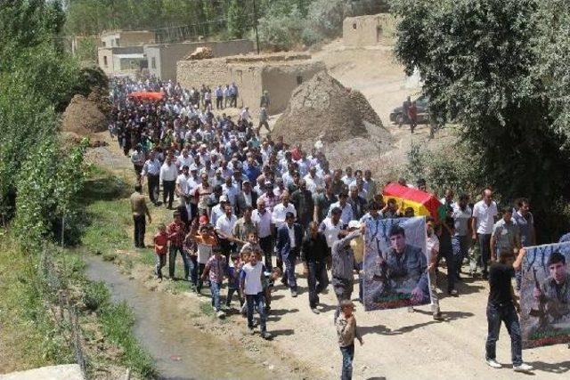 Karakola Intihar Sldırısında &Ouml;len Pkk lı Toprağa Verildi 1