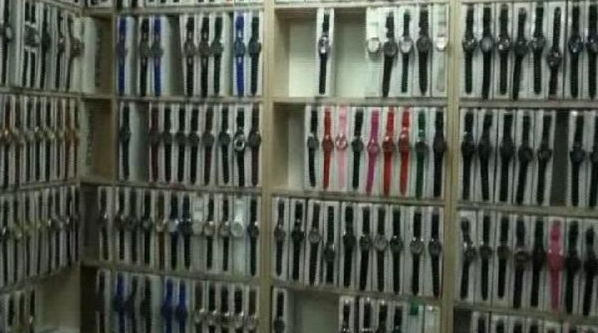 İstanbul'da Taklit Ve Ka&ccedil;ak &Uuml;r&uuml;n Satanlara Operasyon...