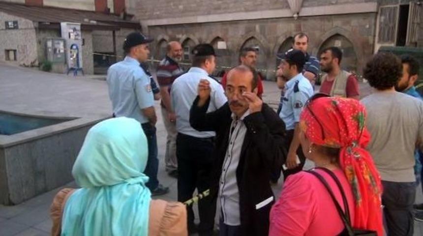 Ş&uuml;pheli Kutuyu Patlatılmadan Kurtardı, Karısına Kızdı