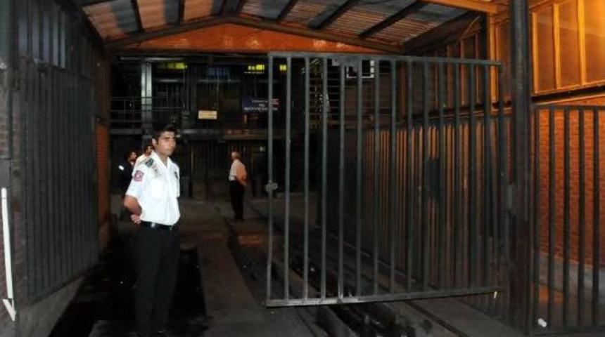 Maden Ocağında G&ouml;&ccedil;&uuml;k: 1 Iş&ccedil;i Mahsur