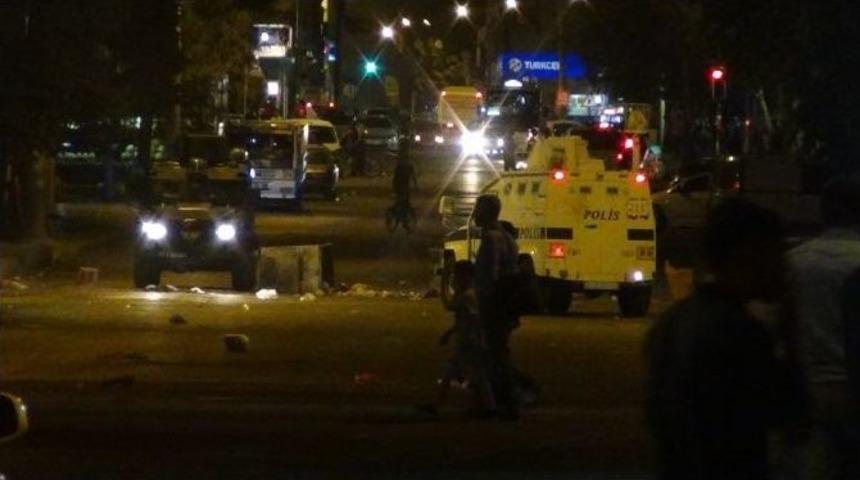 Diyarbakır&rsquo;da Gerginlik &Ccedil;ıkaran Gruba M&uuml;dahale: 2 G&ouml;zaltı