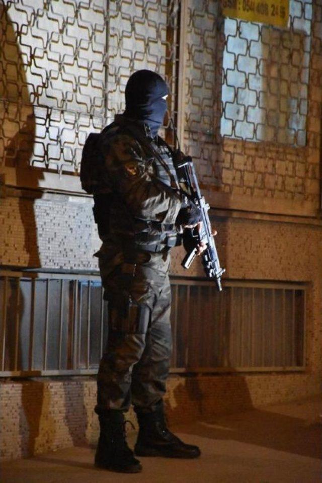 K&uuml;&ccedil;&uuml;k&ccedil;ekmece de "ter&ouml;r" Operasyonu 2