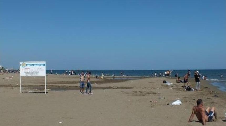 Boğulmayı G&ouml;ze Alıp Denize Giriyorlar