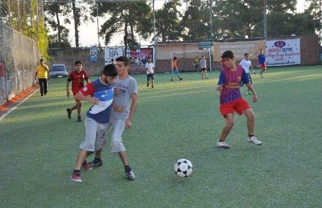 Anadolu Gençlik’ten Yaz Kursları Futbol Turnuvası