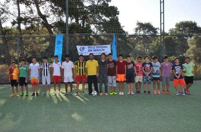 Anadolu Gençlik’ten Yaz Kursları Futbol Turnuvası