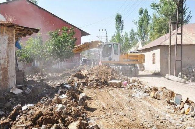 Yol Genişletme &Ccedil;alışmaları Devam Ediyor 1