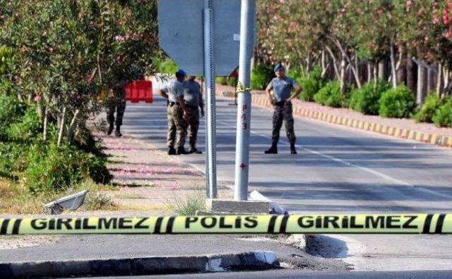 Hava Meydan Komutanlığı &Ouml;n&uuml;ndeki Poşet Korkuttu 2