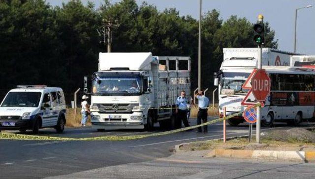 Hava Meydan Komutanlığı &Ouml;n&uuml;ndeki Poşet Korkuttu 3