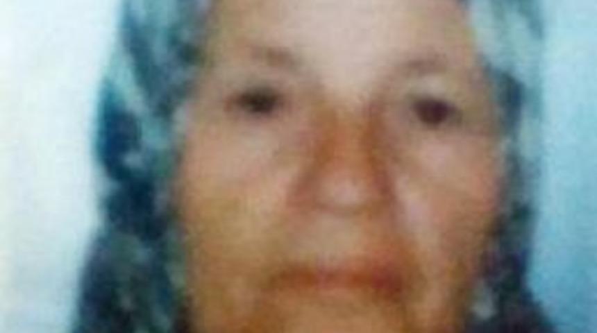 Trakt&ouml;rle Duvar Arasına Sıkışan Yaşlı Kadın &Ouml;ld&uuml;